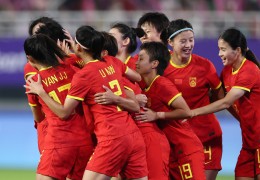 中国女足比赛中展现出坚韧不拔的精神风貌的简单介绍