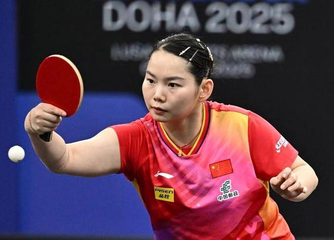 阿扎伦卡迎来五赛季出色发挥，西班牙队观众热烈欢呼！